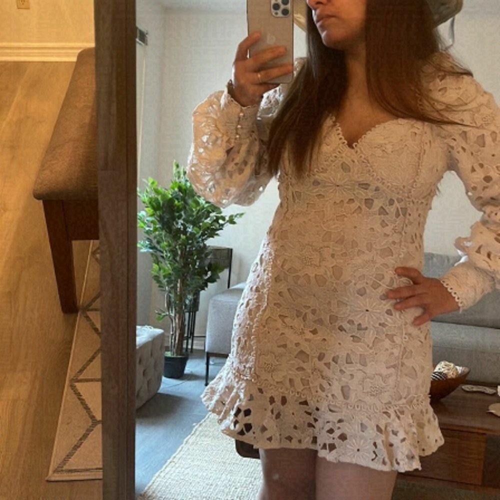 C1: Vintage style  ivory lace dress  from USA